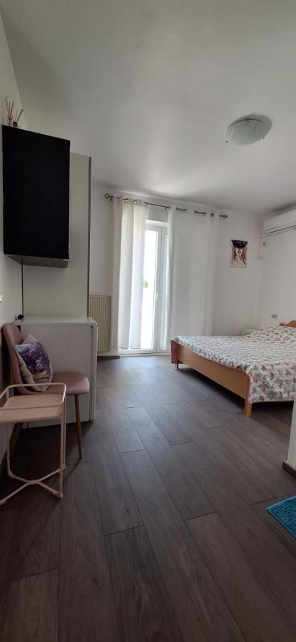 Apartments Villa Milenka Novalja Luaran gambar